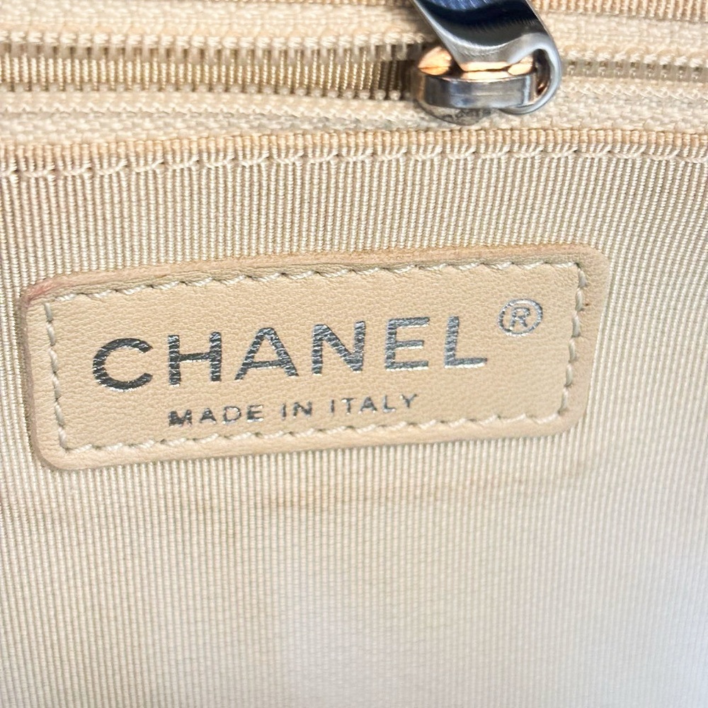 Chanel Black Quilted Leather Tote Bag with Chain Details - Picture 7 of 11